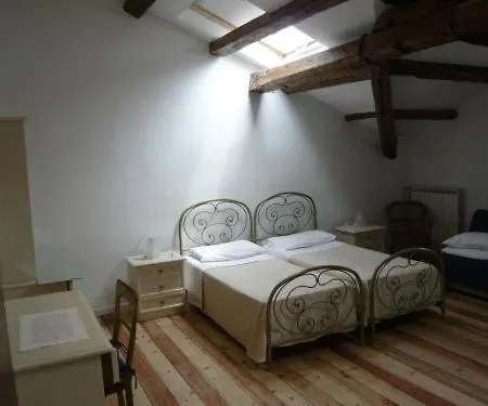 嘉伯利耶拉b&b别墅公寓酒店 公寓