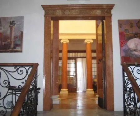 嘉伯利耶拉b&b别墅公寓酒店